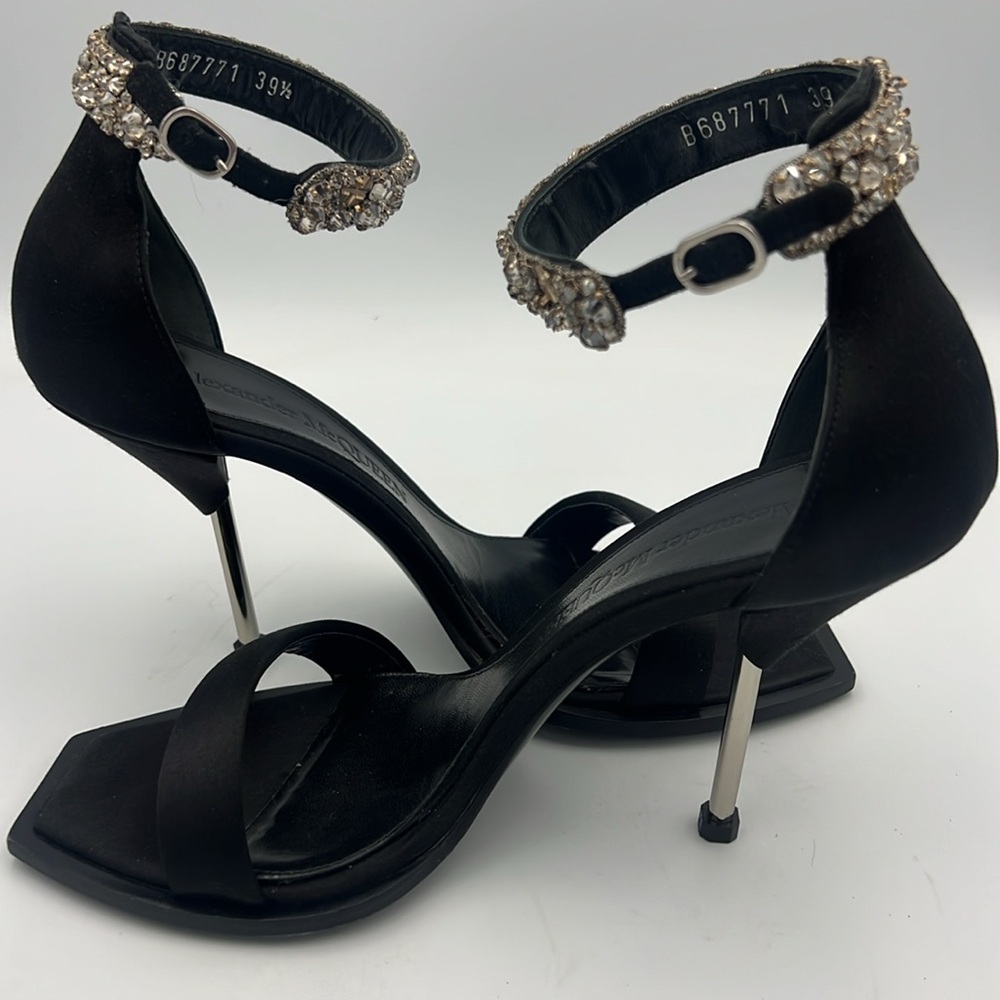 Alexander McQueen Embroidered Double Strap Sandal in Black/silver Size 39 & 39.5 - Picture 12 of 15